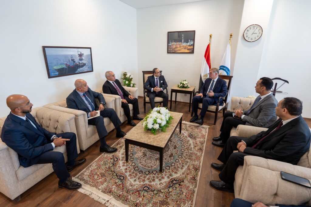 Egypt and Halliburton Target Production Boost via Horizontal Drilling and Fracking
