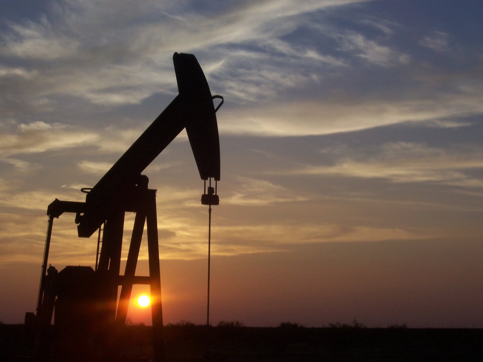 Houthi+Attacks+on+Saudi+Push+Oil+Higher%2C+Outweighing+U.S.%E2%80%93Russia+Diesel+Deal