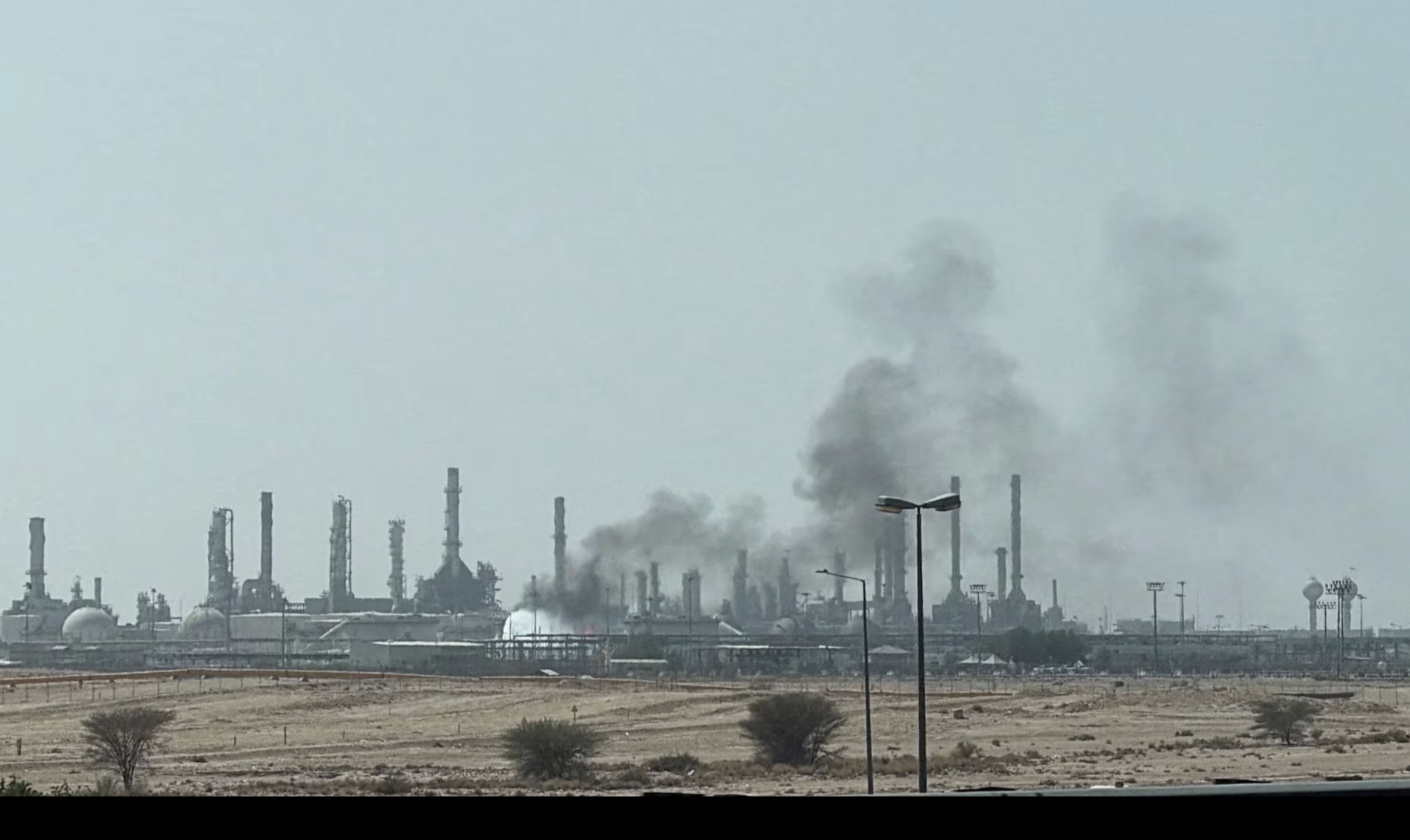 Fire+Seen+Near+Aramco+Facility+in+Riyadh+as+Houthi+Attacks+Escalate