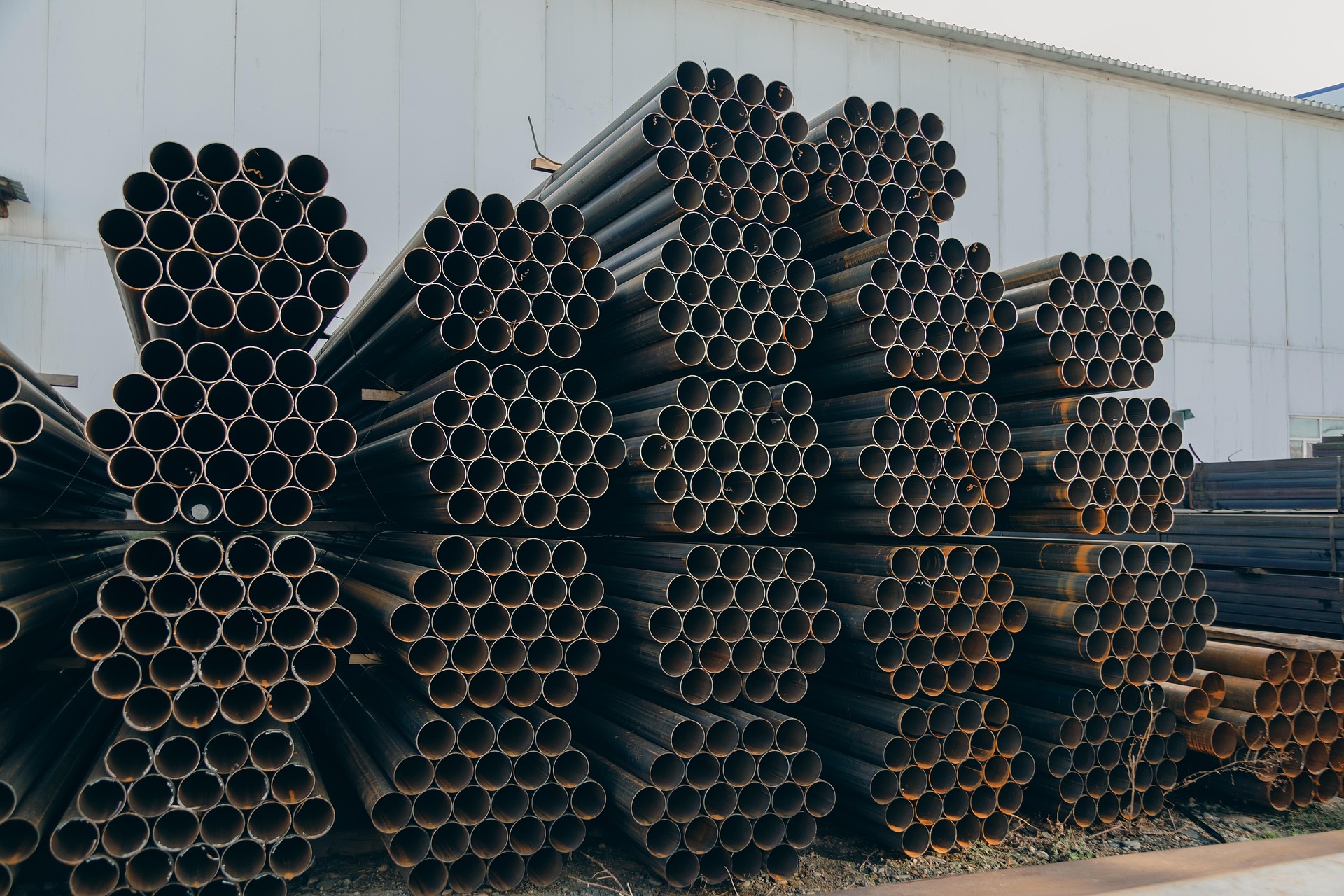 Aramco awards steel pipes contracts worth $45m to local firms