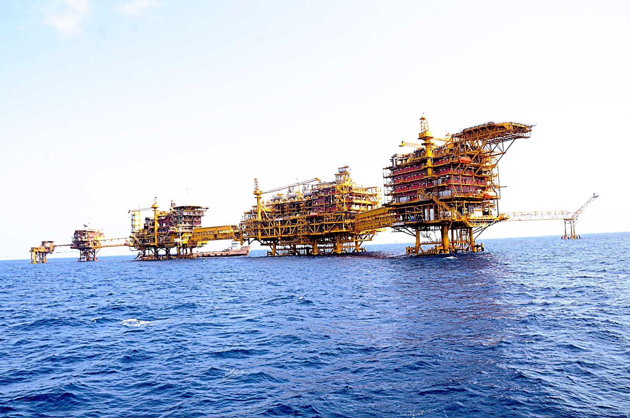 QatarEnergy+allows+more+time+for+North+Field+West+topside+bids