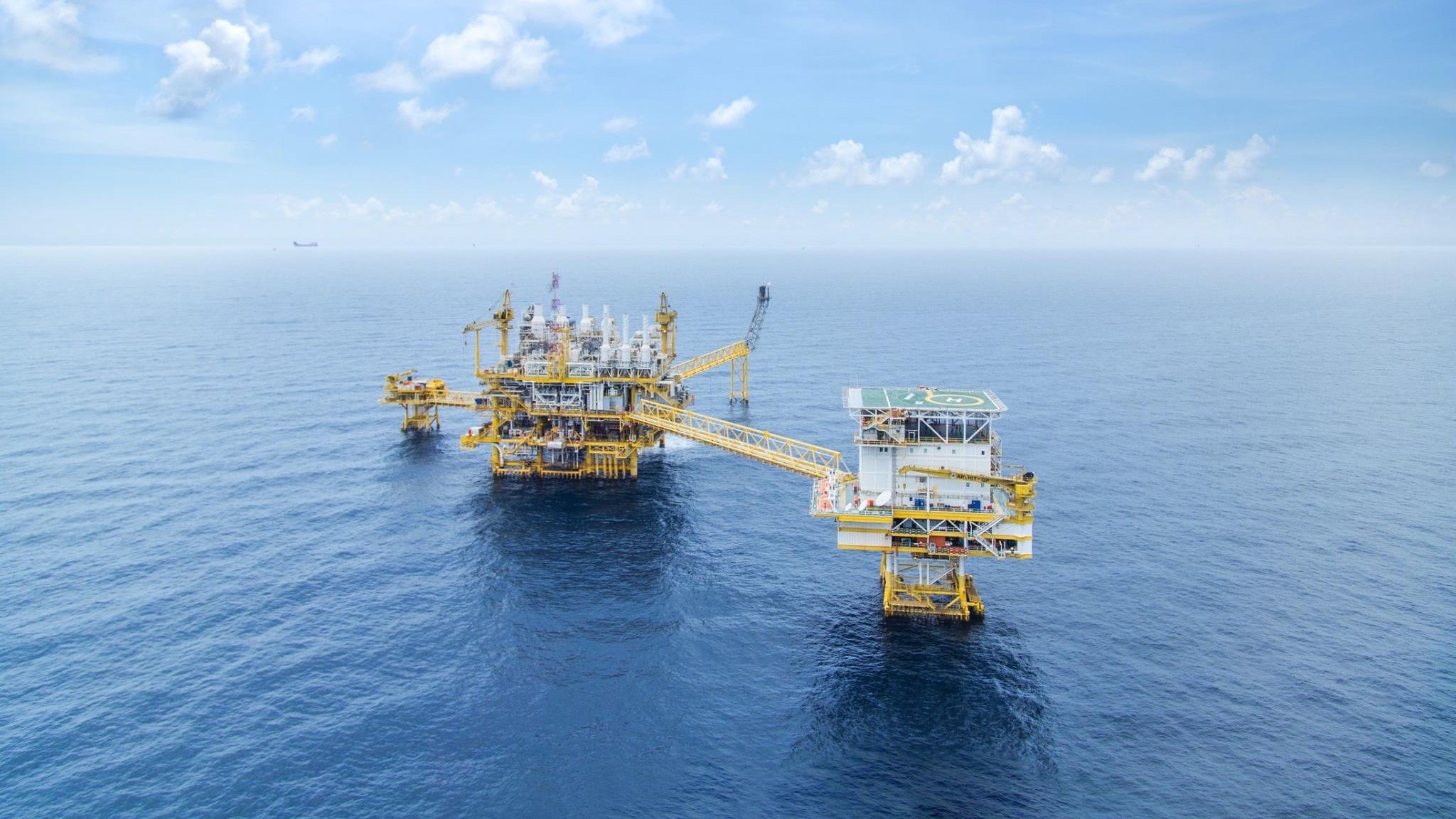 Adnoc weighs early engagement for Umm Shaif expansion
